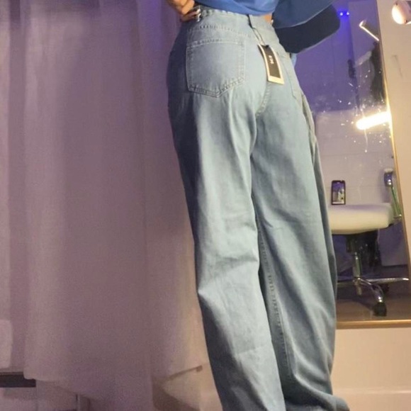 Emmiol High Rise Wide Leg Boyfriend Medium Wash Jeans NWT - Picture 3 of 4